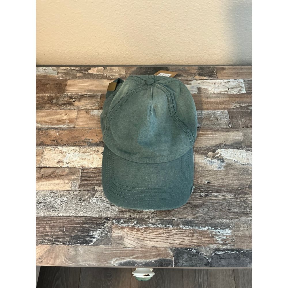 NWT billabong hat